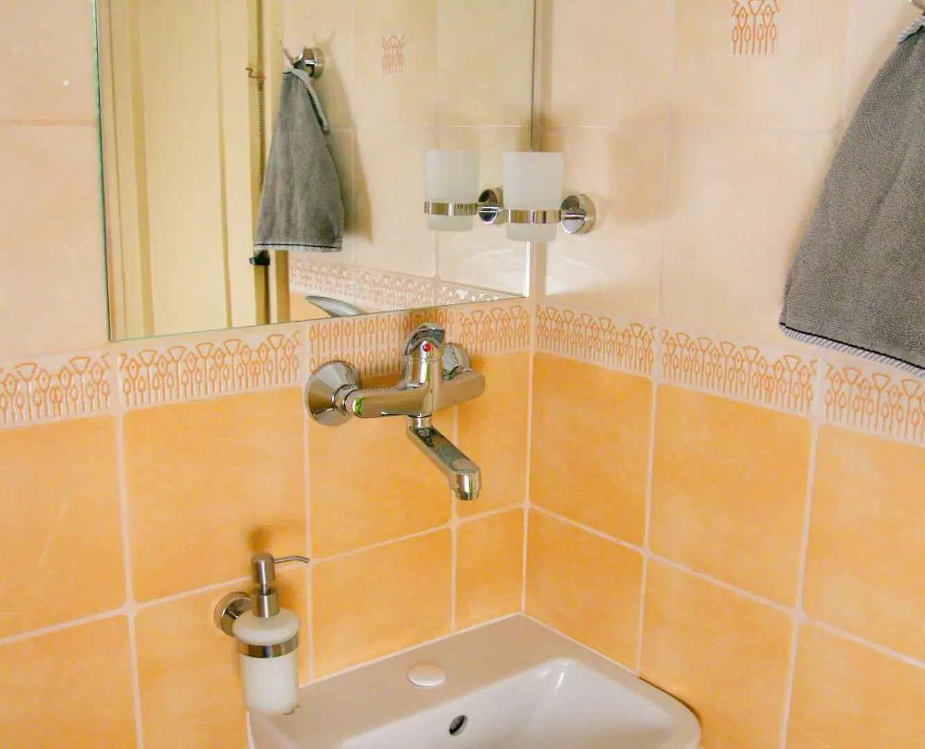 Spacious 1 Bed Flat Near Vitosha Blvd Sofia Apartment
